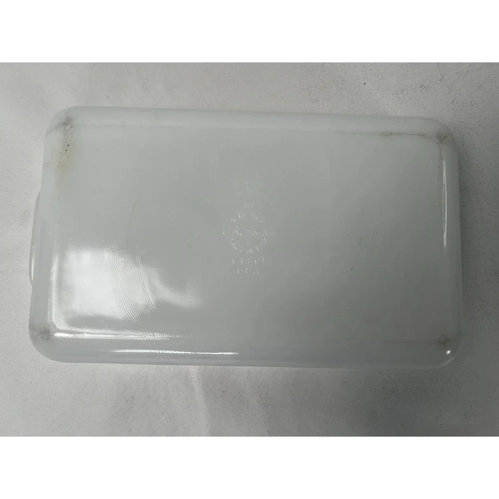 Vintage Fire King Golden Wheat 1 1/2‎ Quart Rectangular Casserole Dish